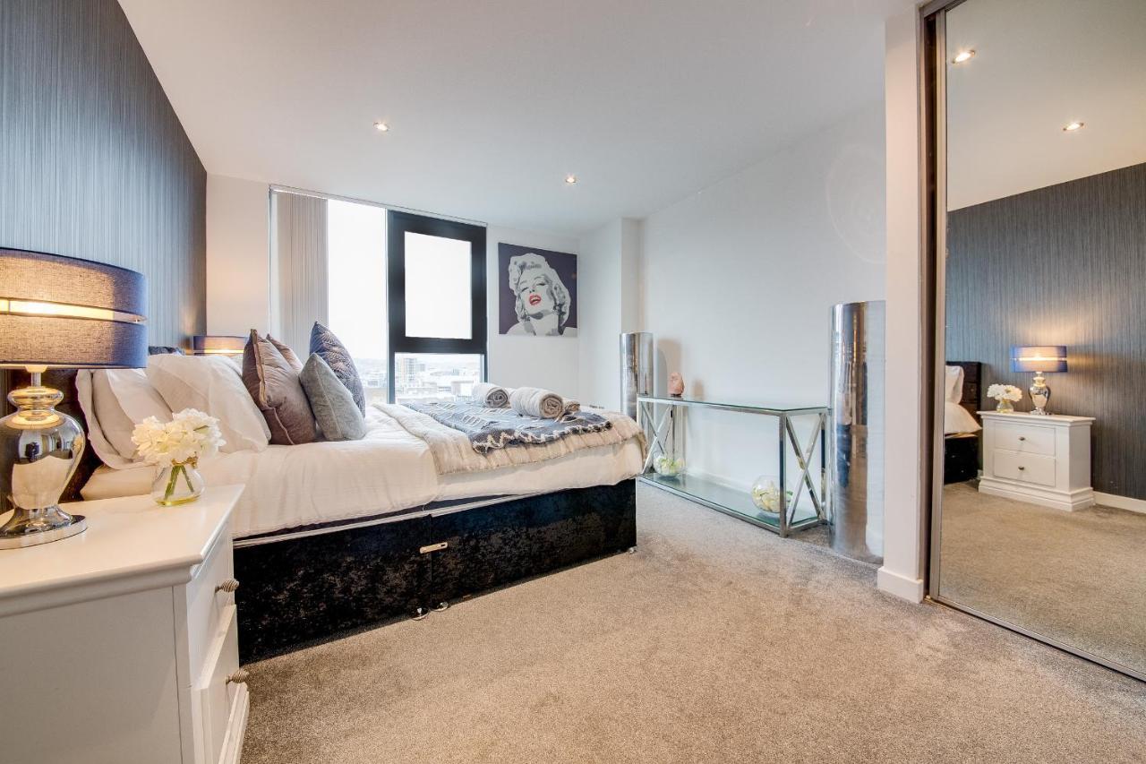 Spacious 3-Bed Penthouse With City Sky Line Views Sheffield Bagian luar foto