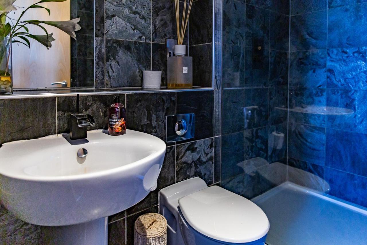 Spacious 3-Bed Penthouse With City Sky Line Views Sheffield Bagian luar foto
